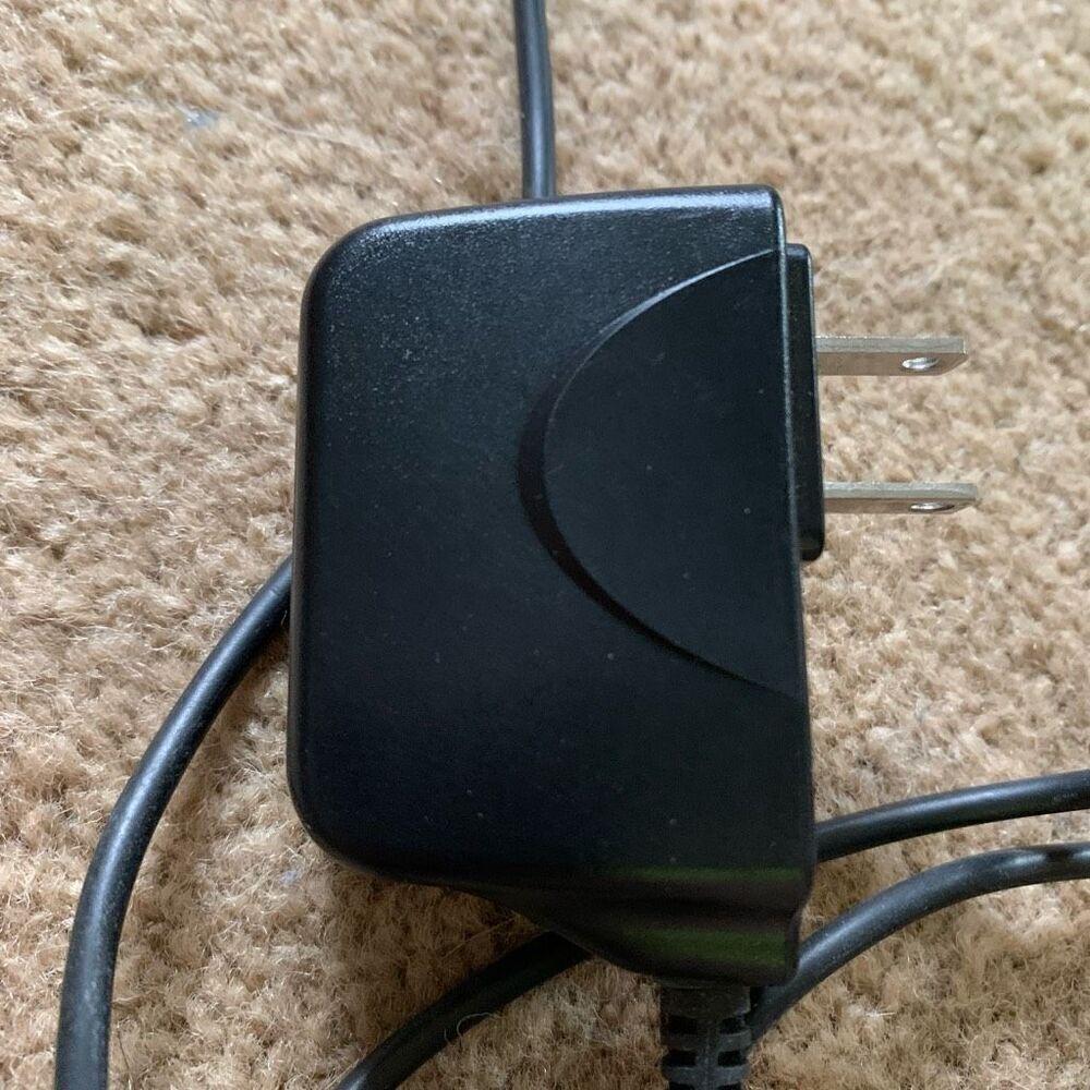 LG Cell Phone AC Adapter Model TA-P01WR - Picture 3 of 6